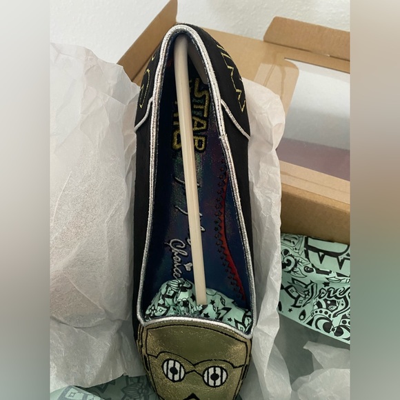 DISNEY PARKS EXCLUSIVE SHOES! - Picture 4 of 9